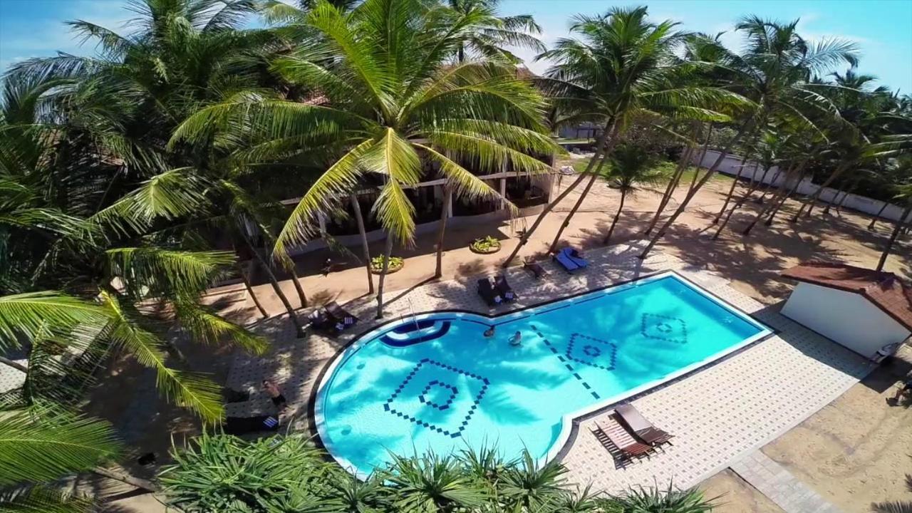 Whispering Palms Hotel Bentota Exterior photo