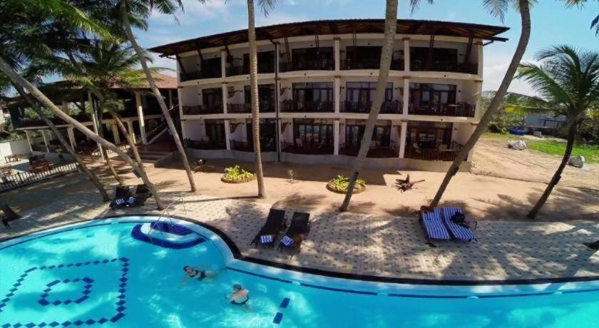 Whispering Palms Hotel Bentota Exterior photo