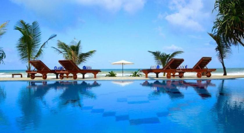 Whispering Palms Hotel Bentota Exterior photo