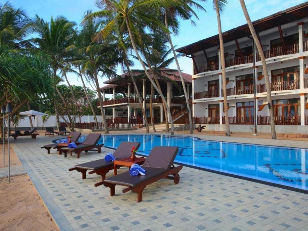 Whispering Palms Hotel Bentota Exterior photo